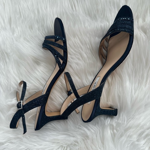 Nina New York - NAVY TEXTURED METALLIC LOW-HEEL DRESS SANDAL Size 8.5 - Picture 6 of 15